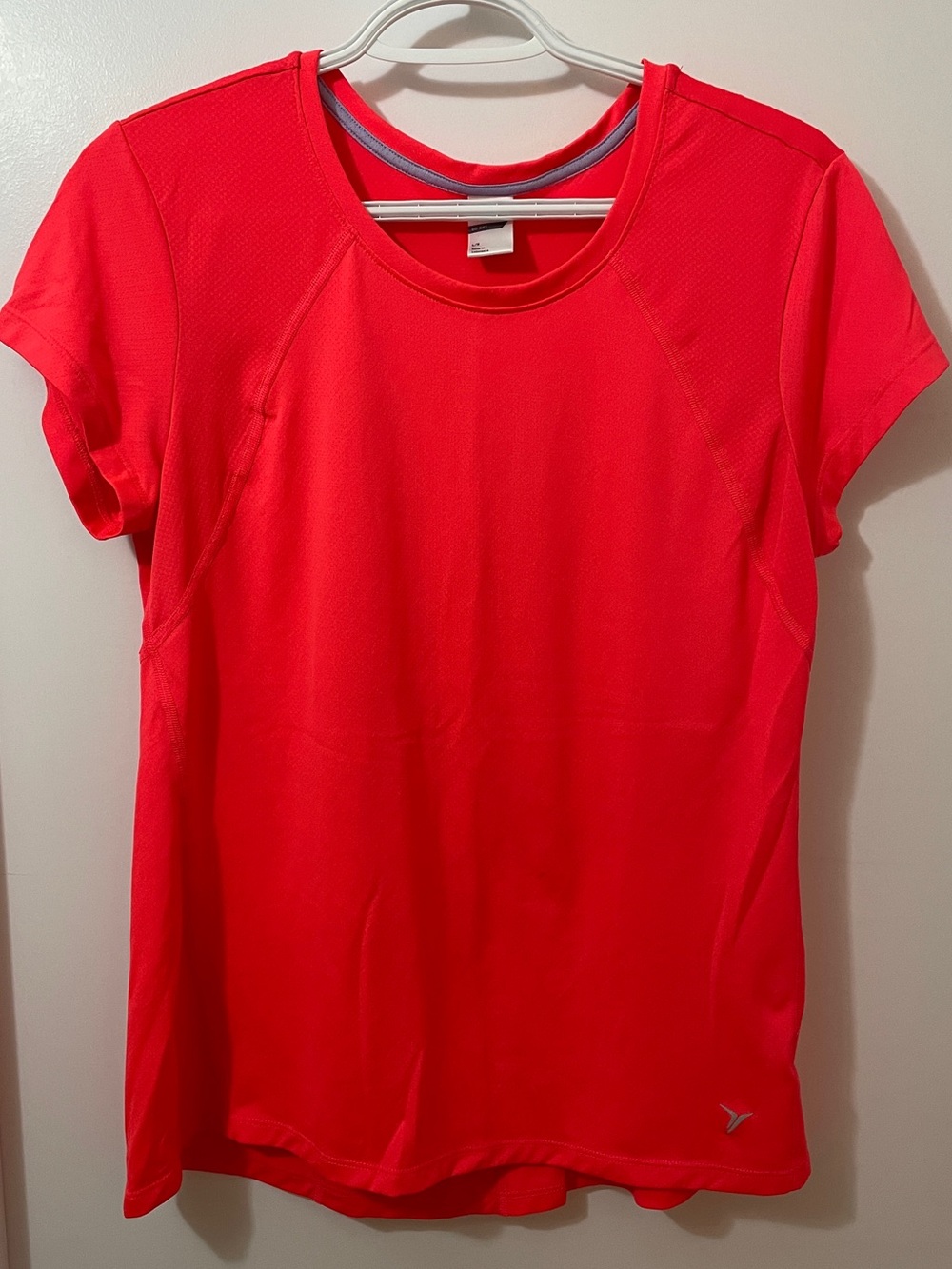 3/$20 Vibrant Orange Old Navy Workout Top
